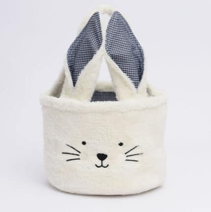 Hoppy Easter: Candy-Filled Gift Bags & Decorations
